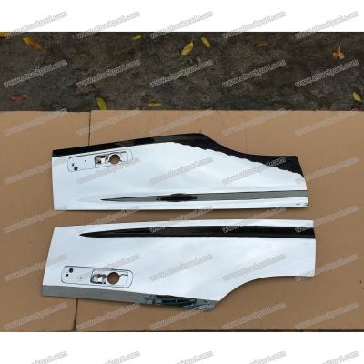 China Chrome Door Trim For ISUZU NEW GIGA Truck Spare Body Parts for sale