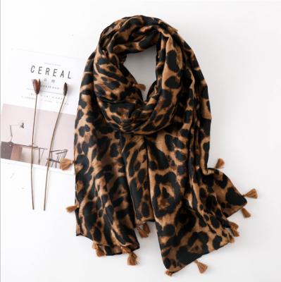 China European American fashion classic leopard printed scarf 2019 spring and autumn and winter women's long scarf Korean cotton and hemp silk shawl for sale