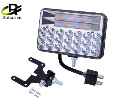 China Ruitaisen Universal Auto Inch 135W LED 6 Run Light Bar 10.8x6.5cm Fog Light 2250LM Car Light Accessories for sale