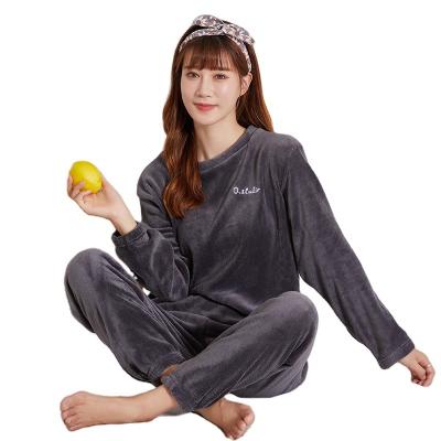 China Breathable Shiny 100% Polyester Ashley Coral Fleece 2 Pcs Long Sleeve Winter Women Pajama Sets for sale