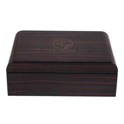 China Factory price OEM welcome handmade black lacquer wooden box for chocolate nut snack packaging for sale