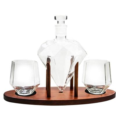 China Customized Hot Selling Crafted Glass Glass Decanter and Amazon Whiskey Glasses Set Elegant Whiskey Decanter with Cocktail Glasses for sale