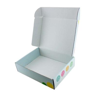 China Disposable Custom Design Gold Logo F Groove White Inside Shipping Corrugated Box for sale