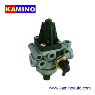 China Aluminum AIR BRAKE SYSTEM BREAKER VALVE FOR MERCEDES/DAF 9753034740 Cutout pressure: 8.1bar for sale