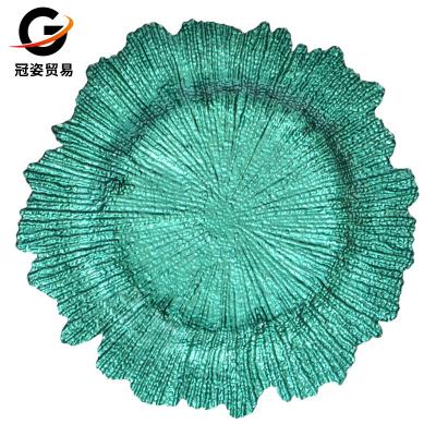 China Viable Wholesale Reef Color Wedding Charger Plates Decorative Glass Silver 13 Inch Cheap Western Wedding Table Gold for sale