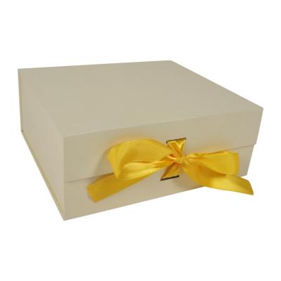 China Recycled Materials Wholesale Customization Magnetic Flat Folding Gift Box Handle Gift Box With Ribbon for sale