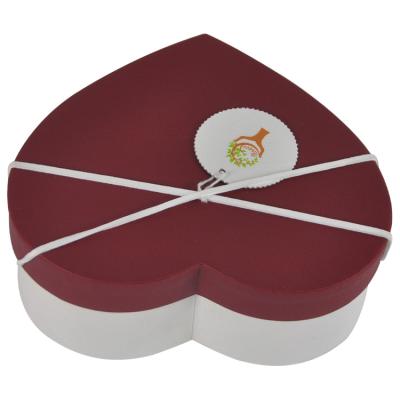 China Custom Modern Design 157art Paper+2mm Eco-friendly Cardboard Custom Heart Shaped Gift Display Boxes for sale