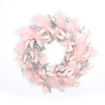 China Christmas Party Fover Hot Sale Exquisite Decoration Christmas Feather Wreath Christmas Decoration Soft Wreath for sale