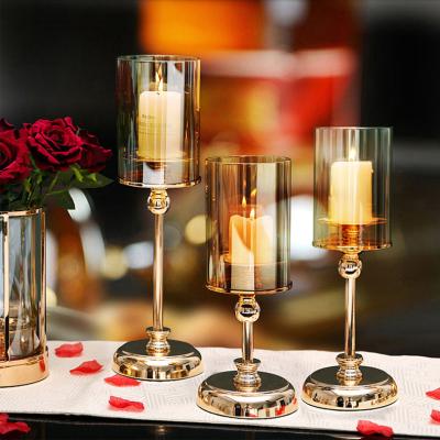 China 2022 New Romantic Large Crystal Glass Candelabra Centerpieces Beautiful Romantic Candelabra For Celebration for sale