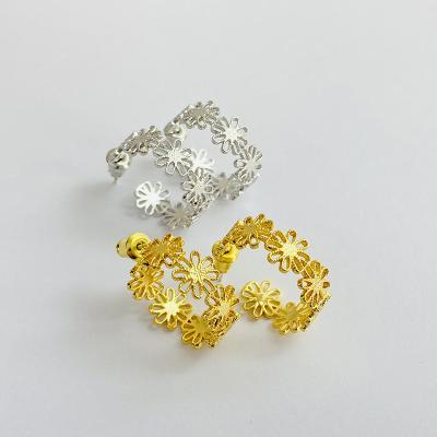 China Eco-friendly Luxury Flower Hoop Earrings Women Gold Plated Big Hoop Earrings Jewelry for sale