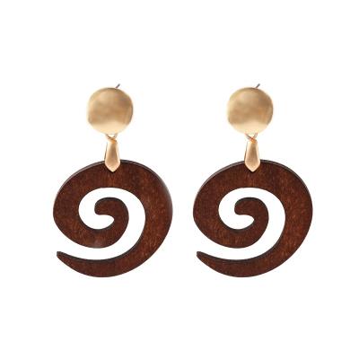 China Fashion Wooden Earrings Shape Polynesian Jewelry Hawaiian Earrings Geometric Earrings for sale