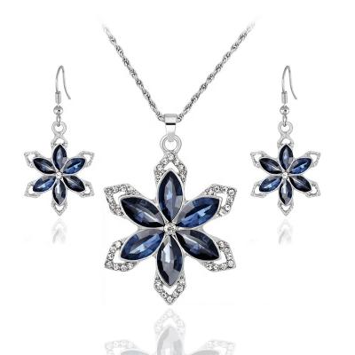 China CLASSIC shuiin rhodium plated flower earrings and necklace set crystal paved hawaiian jewelry wholesale for sale