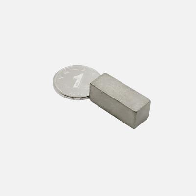 China SmCo Magnet Curie Temperature 700-800°C Tolerance 0.1mm Brittle Mechanical Properties for sale