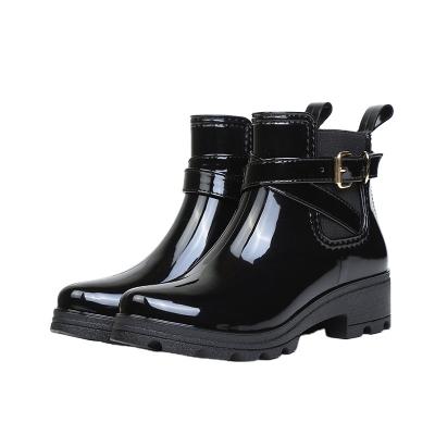 China Women's Fashion Anti-Slippery Waterproof Woman Mud Water Shoes Rubber Lace Up PVC Ankle Seam Rain Boots for sale