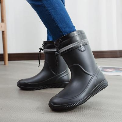 China Fashion Trend Men's Rain Boots Adult Rubber Shoes Mid-Calf Outdoor Fishing Rubber Boots for sale