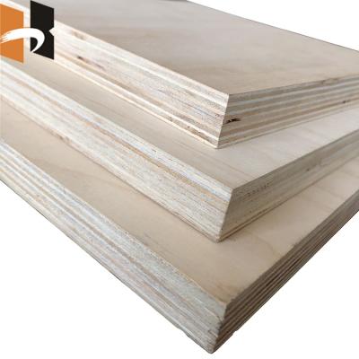 China Indoor Natural Maple Wood Veneer Laminated Plywood Fancy Sheet For Decoration for sale