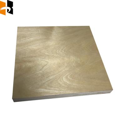 China Furniture Decoration High Gloss UV Natural Birch Wood Veneer Coated Plywood For Decoration Te koop