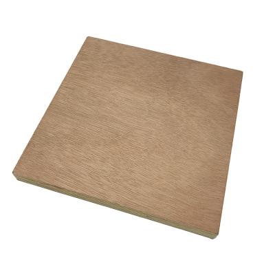 China Modern Lowes 19 Ply Melamine Glue Marine Plywood Board Price For Construction en venta