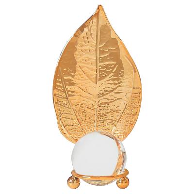 China Simple Modern Simple Gold Foil Crystal Ball Ornaments Metal Craft Light Luxury Luxury Crystal Ball For Home Decoration for sale