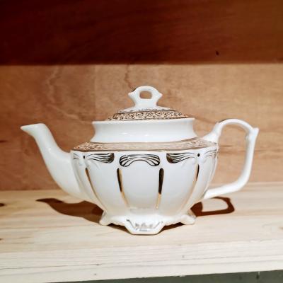 China Sustainable Luxury Ceramic 9 Inch Gold Foil Coffee Teapot 2021 New Products For Gifts for sale