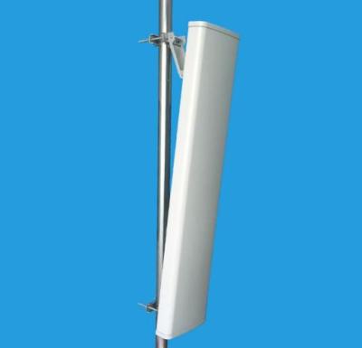 China 65 Degree Vertical Polarized 4g Outdoor Sector Panel Antenna 800-2700MHz 12/15dB for sale