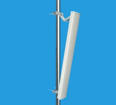 China Dual Feed Dual Band Panel 2km Wifi Long Range Antenna 2.4/ 5.8 GHz For Base Station for sale