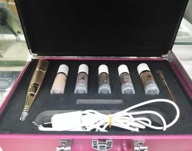 Chine Tatouage permanent professionnel Kit With Pigments, équipement cosmétique de sourcil de tatouage à vendre