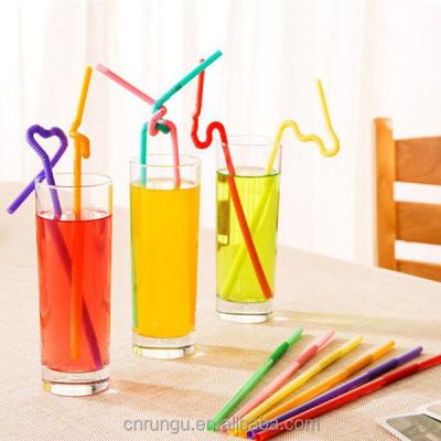 China Flexible Colorful Disposable Thin Flexible Circle Plastic Crazy Straws For Drinks for sale