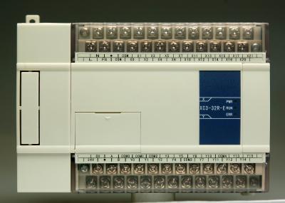 China 32 I/O PLC van de de Motiecontrole van de Vijf Assenimpuls Programmering aan Mitsubishi-PLC Te koop