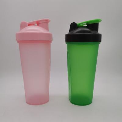 China Customized Wholesale Customized Viable 600ml Bpa Free Plastic Protein Shakers For Gym for sale