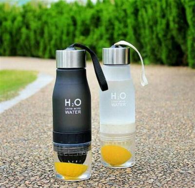 China Plastic Fruit Stored Juice Water Bottle With Portable H2O Lemon Infuser for sale