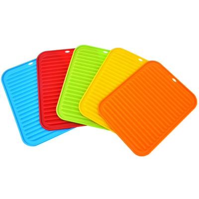 China Durable Silicone Mat Silicone Baking Mat Silicone Mat For Kids Striped Square Heat Insulation Pad for sale