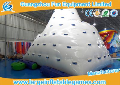 China Pared que sube flotante del agua de los deportes del delirio del parque del iceberg inflable de los juegos para al aire libre en venta