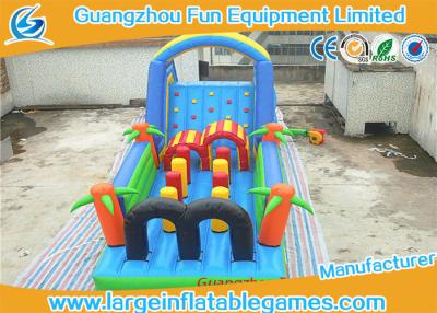 China Carrera de obstáculos inflable del tema del bosque para los adultos, juegos que suben de la casa inflable de la despedida en venta