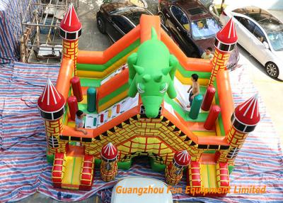 Chine Château plein d'entrain de dinosaure gonflable d'intérieur de trempoline 6 * 5 * 5m ou adapté aux besoins du client à vendre