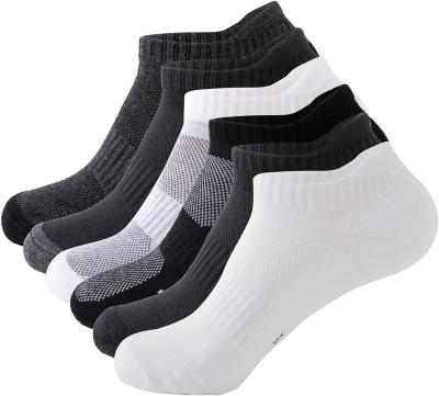 China Custom Logo Men's Low Cut Athletic Sports Tag Socks Anti-Slip Running Socks With Cushion for sale