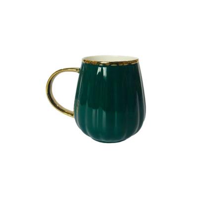 China Viable Wholesale Pumpkin Shape Factory Rim Handle Color Luster Gold Mug Supplier Mugs Customizable Mugs for sale