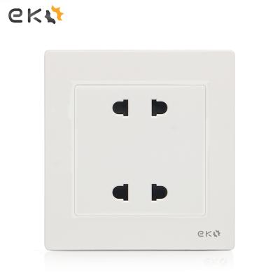 China Easy Strip 2 Pin Modern Home British Standard 2 Switch Wall Installation Wall Sockets Wall Mounted for sale