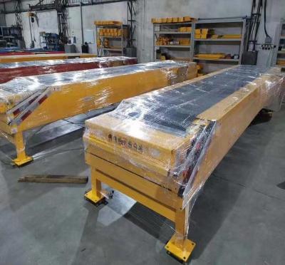 China Fire Resistant Telescopic Flexible Belt Conveyor Boom Conveyor With Ramp For Truck Loading And Unloading for sale