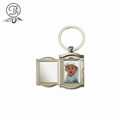 China Promotion Gift Best Quality Baby Picture Photo Sight Mini Key Chain Rick and Morty Keychain for sale