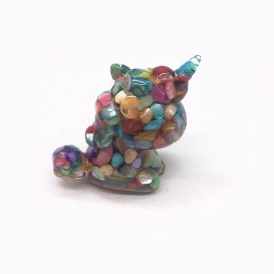 China Feng Shui Wholesale Resin Feng Shui Healing Quart Animal Tumble Natural Unicorn Crystal Chips For Wedding Souvenirs Gift For Fengshui for sale