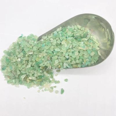 China Wholesale High Quality Loose Feng Shui Crystals Rocks Stones Green Adventure Crystal Chips Gravels Healing Reiki Crystal for sale