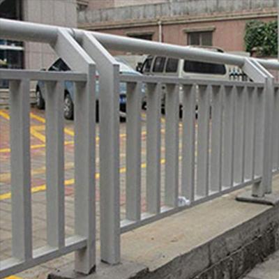 China Easily Assembled High Quality   fencing trellis gates  hot dipped galvanized   garden bending fence  fencing panels for sale