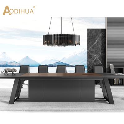 China Modern Luxury Modern Office Furniture Meeting Desk Conference Table for sale