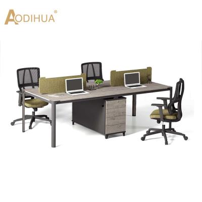 China Modern Modular Design Office Furniture 4 Seater Staff Workstation for sale