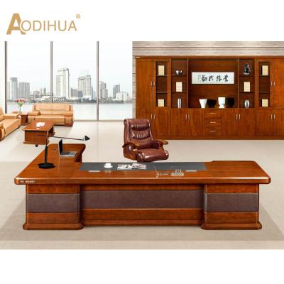 China Luxury Extendable Office Table President Office Executive Desk for sale