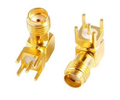 China El oro de cobre amarillo RF del conector de antena dieléctrico de PTFE plateó energía de entrada de SMA 50w en venta