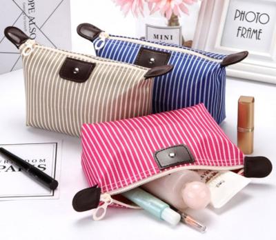 China NATIONAL Promotion Waterproof Travel OEM Free Sample Customization Cosmetic Storage Makeup Bag for sale