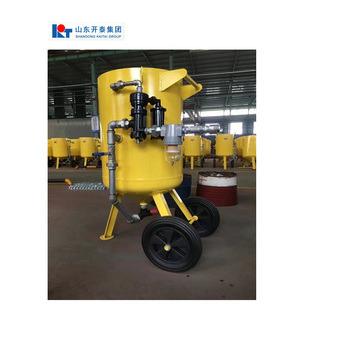 China KAiTECH Cleaning Rust Sandblasting Machine Sand Blasting Pot Maker for sale