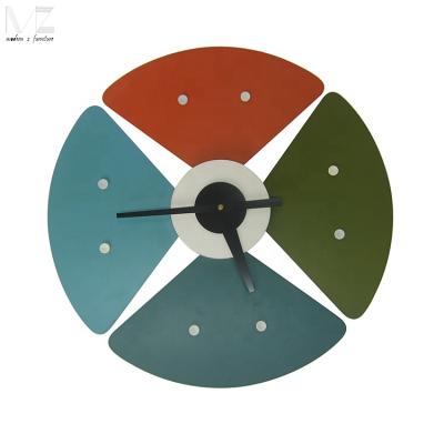 China Mid Century Antique Modern Designer Wholesale Style Decorative Pallet Home Decorative Wall Clock for sale